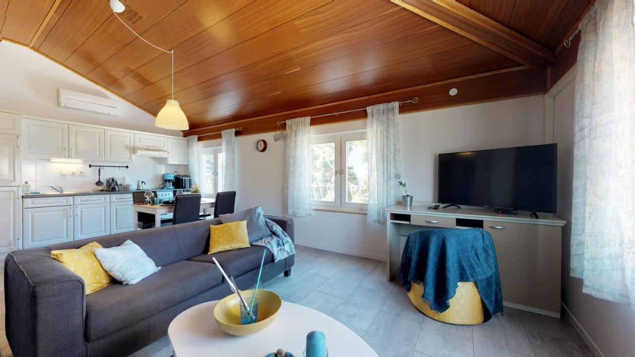Lora Deluxe Superior 5 Star Apartment, Your Piece Of Heaven By The Sea & Park With Sea & Park View Novigrad  Exterior photo